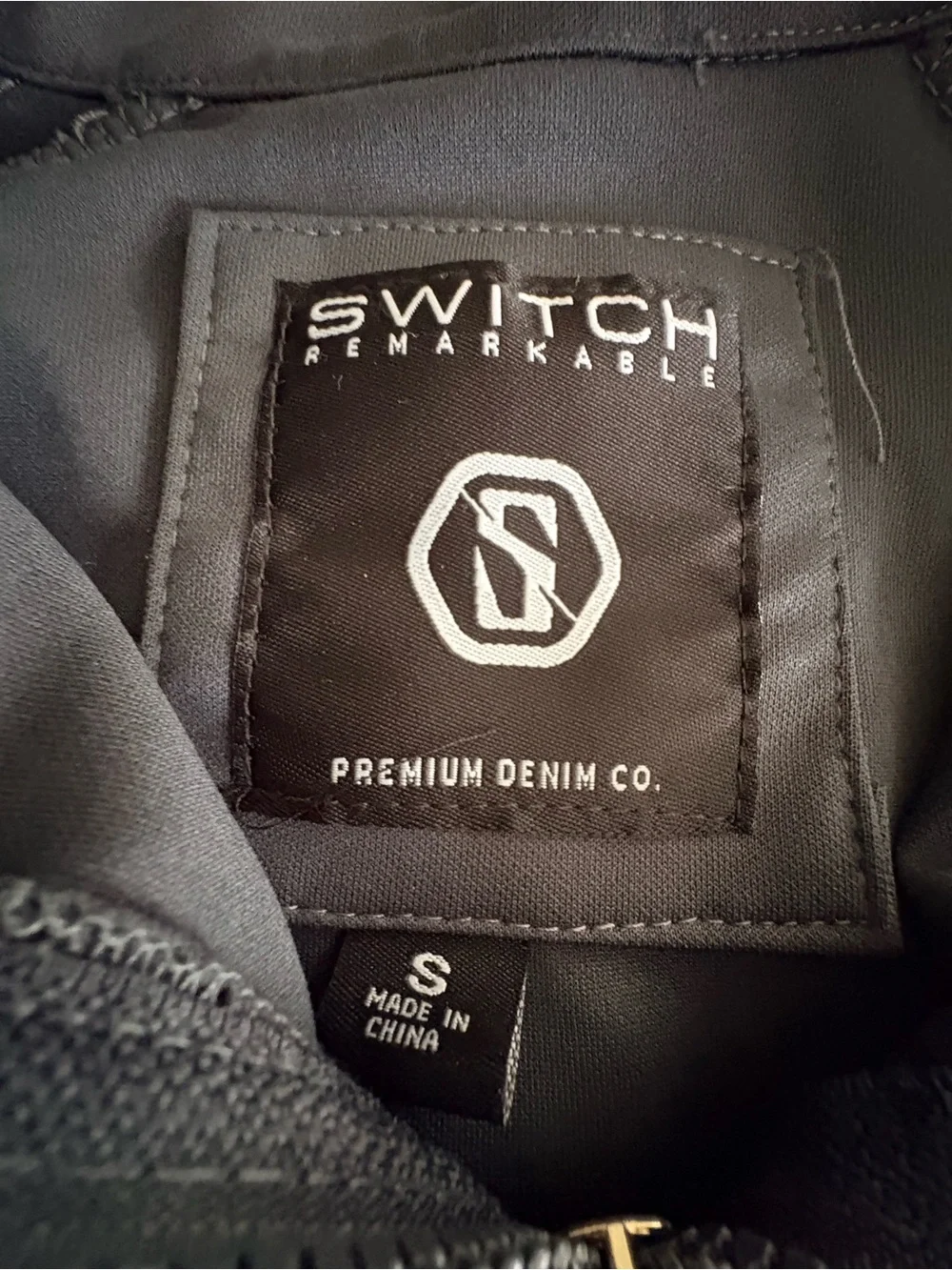 Switch Remarkable MCM-83 Legendary Billionaires Club Gold Track Jacket S